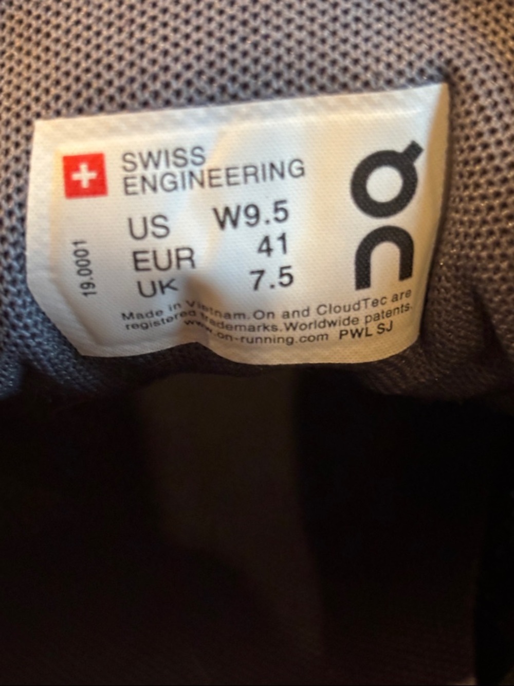 On Running Black and White Women's Cloud Athletic Sneakers - Picture 4 of 8
